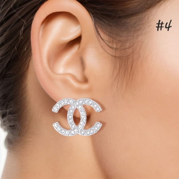 NWT Rhinestone Stud Earrings - Picture 1 of 2